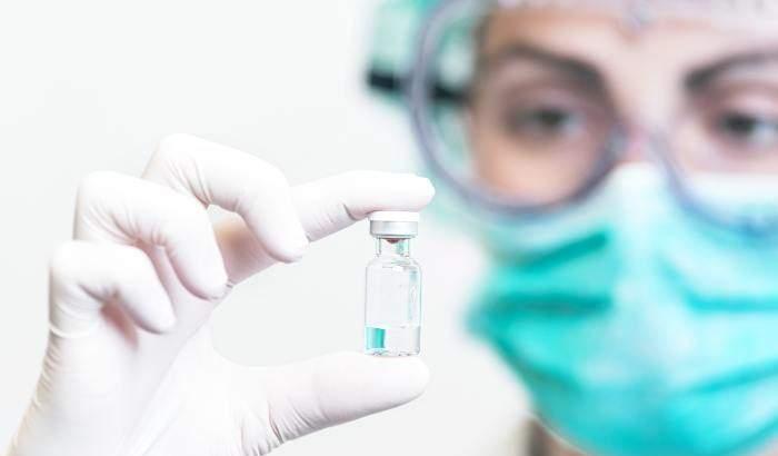 Covid-19, l'Agenzia europea dei medicinali inizia i test sul vaccino tedesco