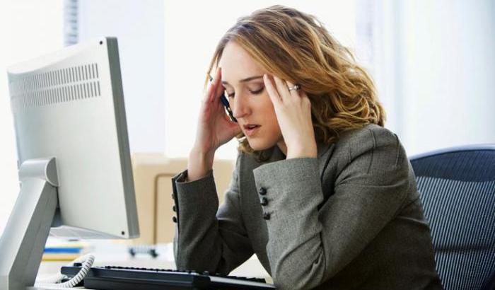 Aumentano i casi di  mal di testa da smart working